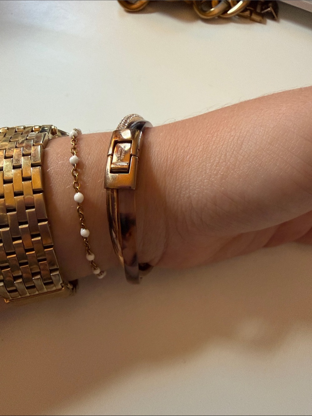 Michael Kors Tortoise Shell Crystal Pavé Hinged Bangle Bracelet Gold Tone - Picture 2 of 4